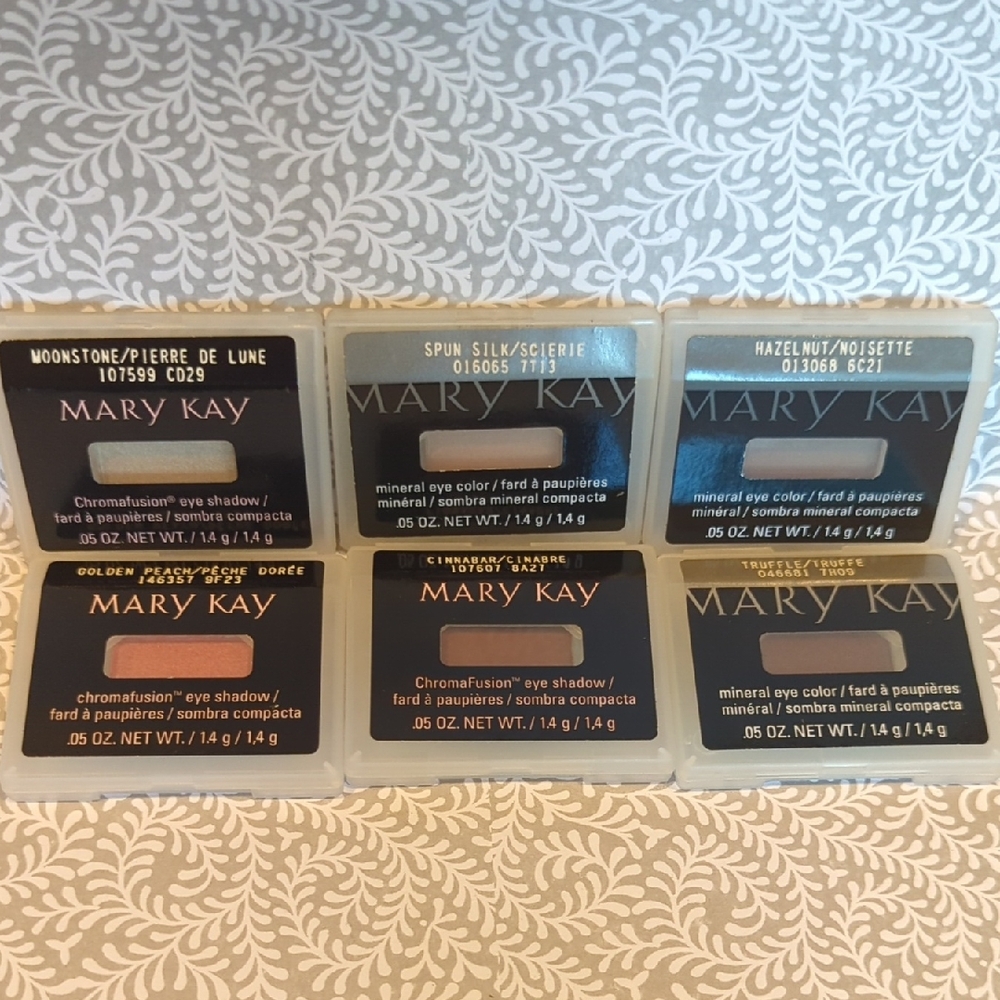 Mary Kay Mineral Eye Shadow Set - Moonstone, Spun Silk, Hazelnut, Golden Vanilla